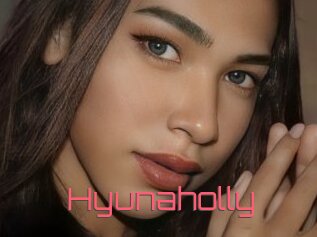 Hyunaholly