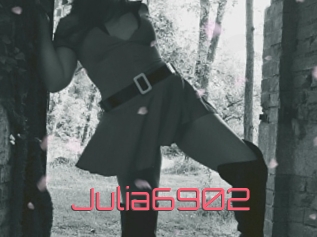Julia6902