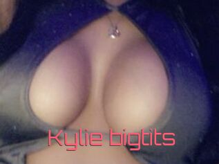 Kylie_bigtits