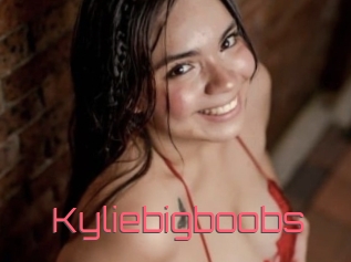 Kyliebigboobs