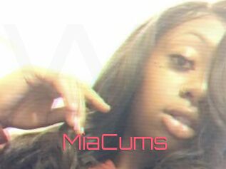 MiaCums