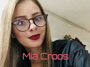 Mia_Croos