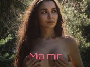 Mia_min