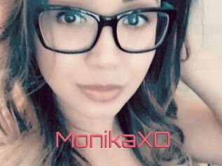 MonikaXO