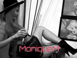 MoniqueM