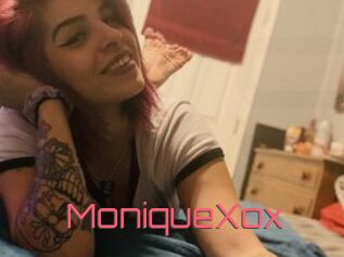MoniqueXox