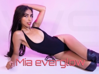 Mia_everglow