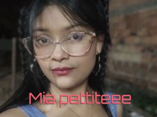 Mia_pettiteee