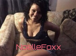 Noelle_Foxx