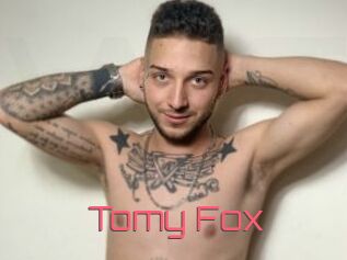 Tomy_Fox